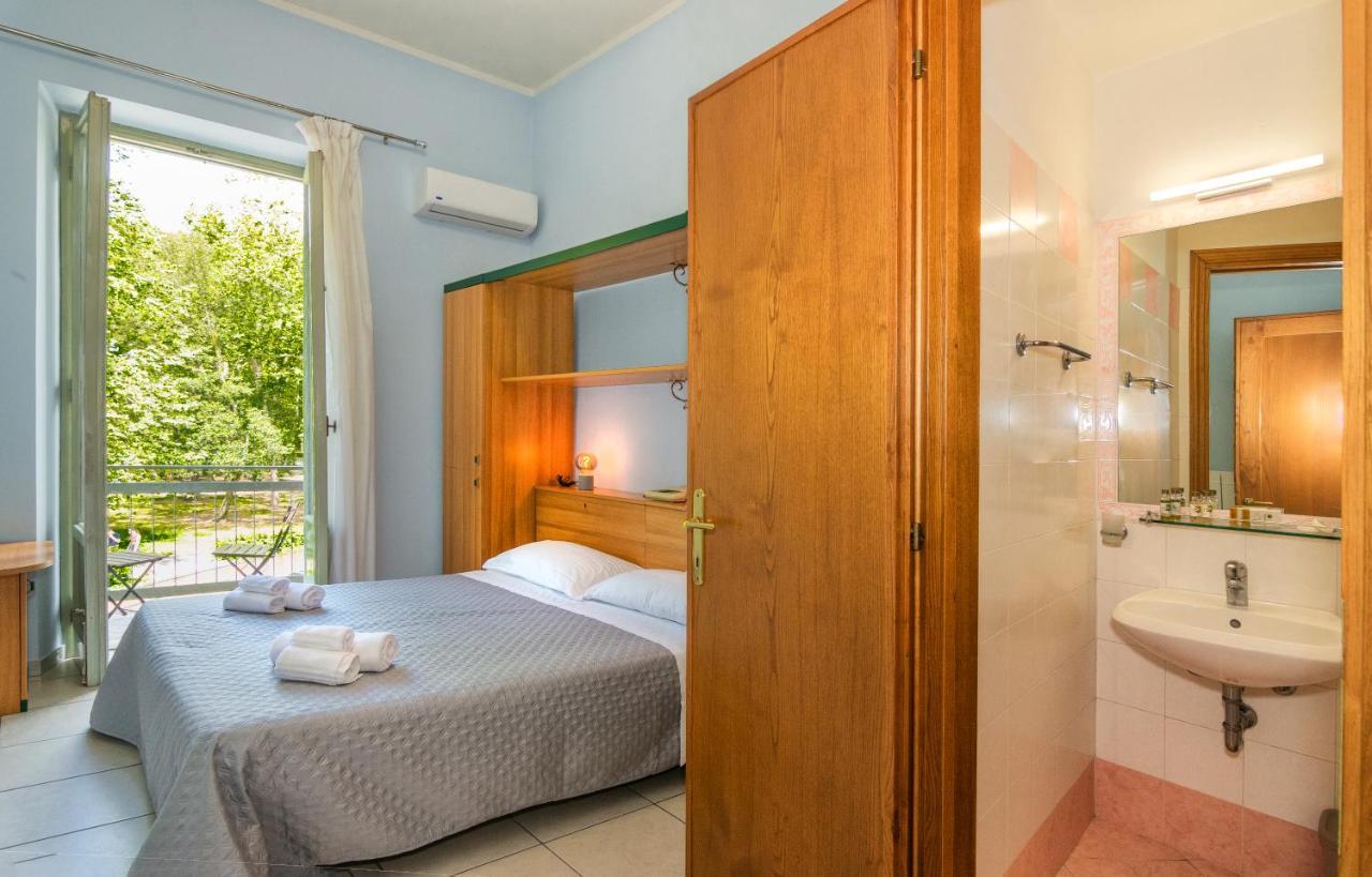 Hotel Villa Benvenuti فياريجيو المظهر الخارجي الصورة