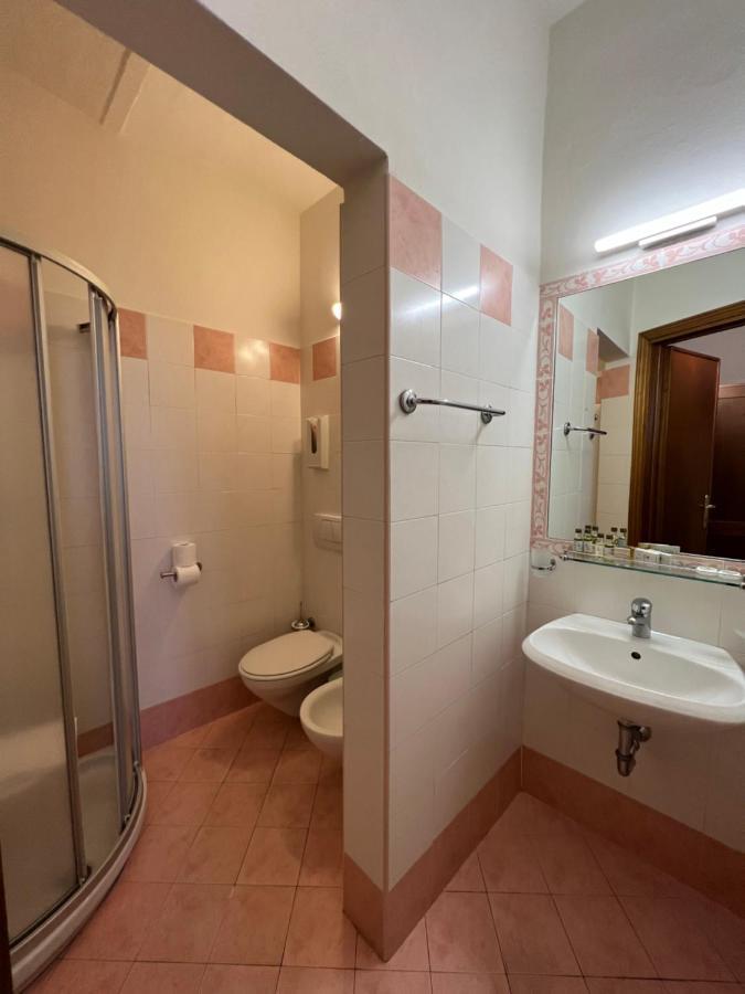 Hotel Villa Benvenuti فياريجيو المظهر الخارجي الصورة